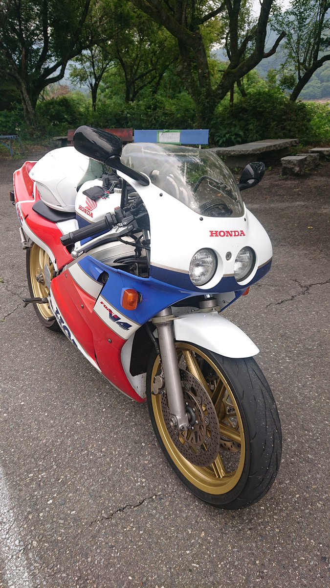 たけちー　2件目 丸目2灯のライトがカッコいいバイク選手権 ふふー、このタグならNSRは