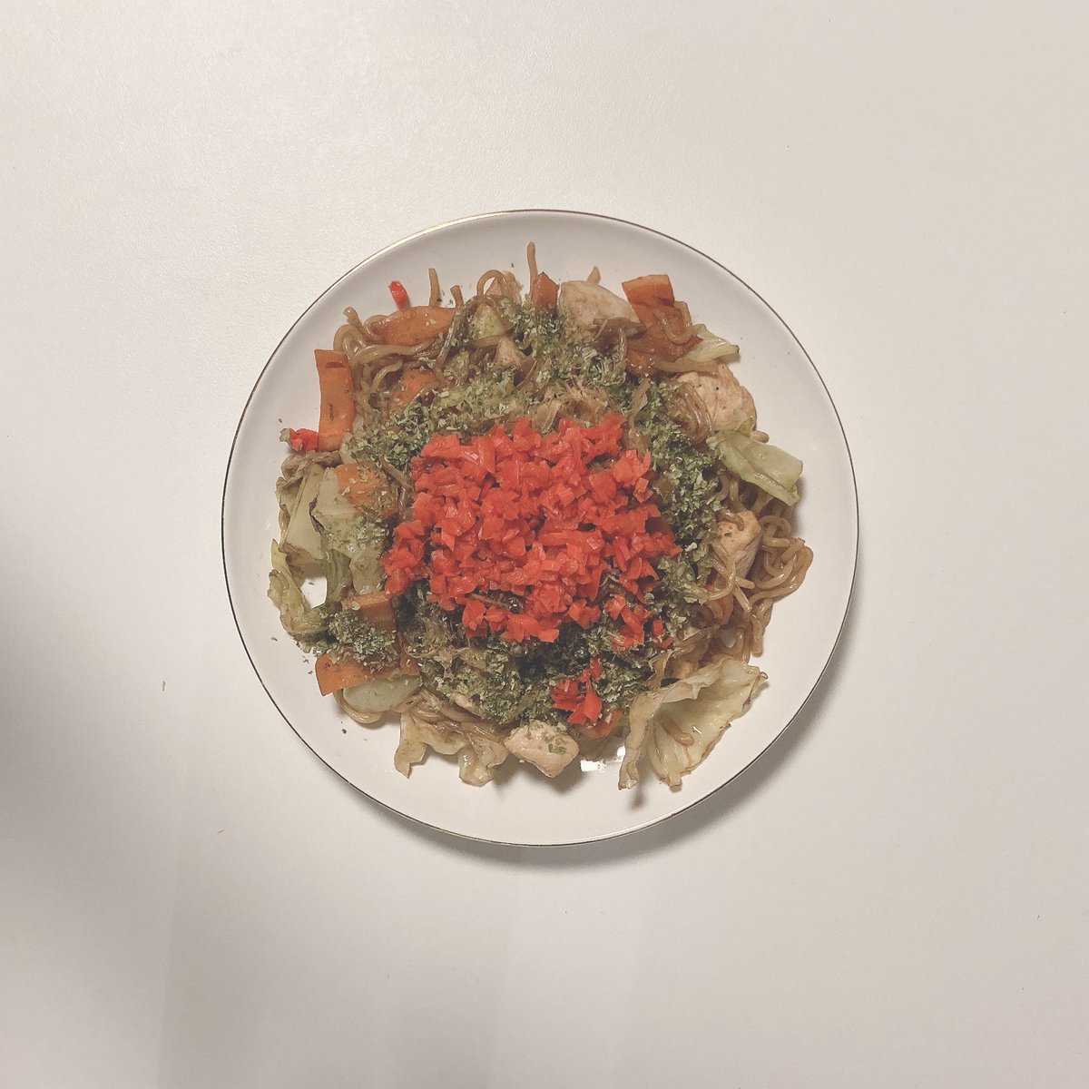 motto_more_'s tweet photo. 今日の夜ご飯🍽️ 349kcal

ドカ盛り鶏むね焼きそば青のり紅生姜マシマシ

騙されたと思って焼きそばに鶏むね肉入れてください
ほんっっっっとうに美味しいから！！！
豚肉より絶対美味しいと思う https://t.co/MeTYkbph6j