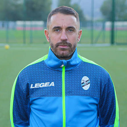 andrea_bovone_'s tweet photo. 🌟 Tanti movimenti nel vivaio della #Sampdoria. È in arrivo il giovane allenatore Alessandro Vicinanza Toscano dal Lecco.
Oltre a lui, è fatta per i trasferimenti di Saverio #Vanacore (classe 2010) dall'#Inter e di Daniele #Nobile (classe 2011) dalla #Romulea.
@NicoSchira https://t.co/ENlNM5A7Ue