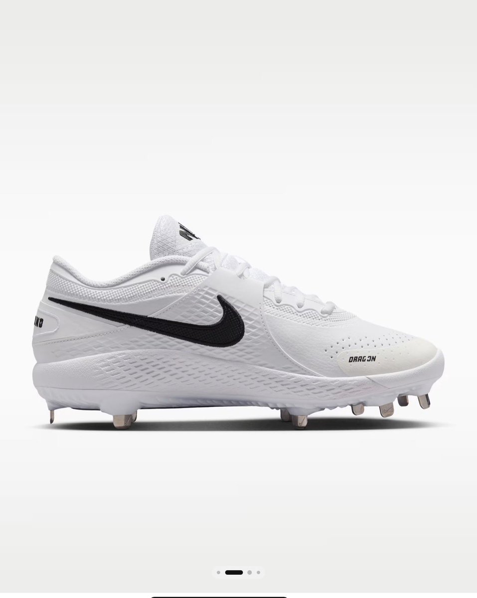 CJ_NoChill's tweet photo. @mtmichaelson @thecatmancat @RandyTreibel @Mann_O_Steel17 I’m going to take a guess on here that the Euros and the Americans are using a different type of “metal”. The Americans are meaning metal like you would see in baseball cleats, actual exposed metal, not cleats that are mostly plastic and studs be replaced by screwed in/out https://t.co/7Bypa9gzL3