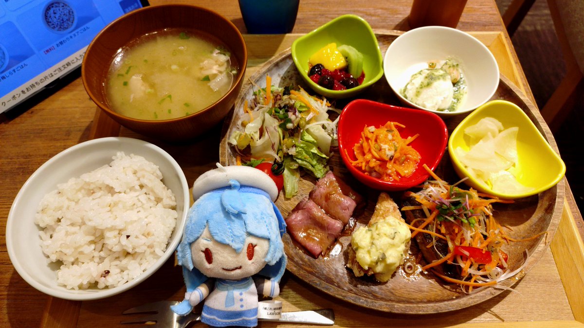 2siv1vLL7JxHe99's tweet photo. 7月2日
今日もアケ動きないのでプレイお休み
夕食はchawan
30品目バランスプレート(アプリクーポン100円引き&10%引き)
肉・魚・野菜・果物のバランス良く栄養十分
キヌアご飯と味噌汁お代わりして佐渡様もニッコリだぜ
#chawan https://t.co/wK0T1vDPrs