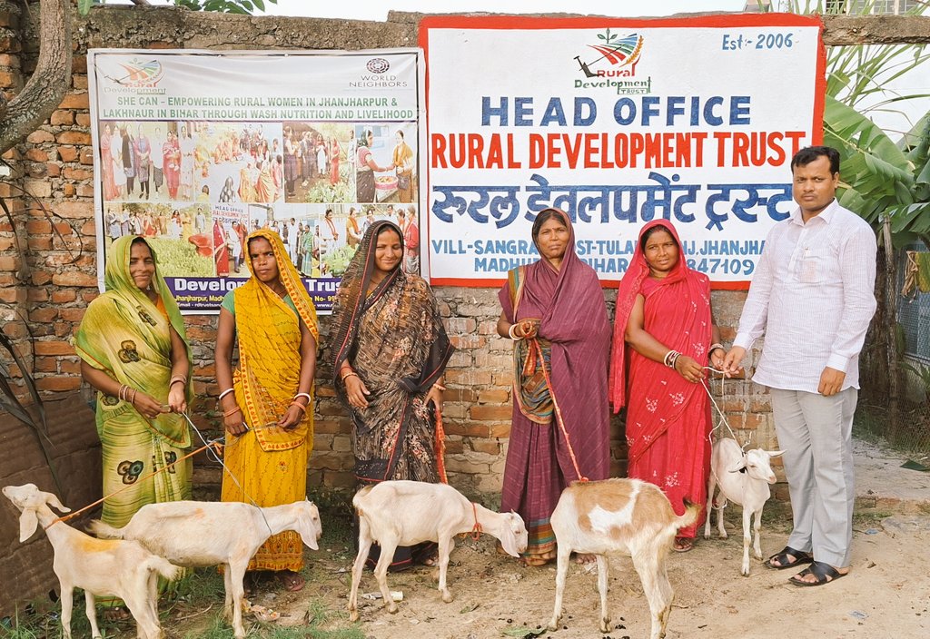 rdtrustsangram's tweet photo. परियोजना क्षेत्र में समूह सदस्य को पशुपालन के माध्यम से आय अर्जित कर परिवार के विकास में अपना योगदान दे इसी उद्देश्य की पूर्ति हेतु बकरी पालन को प्रमोट किया जा रहा है https://t.co/XiXpMeyt1f