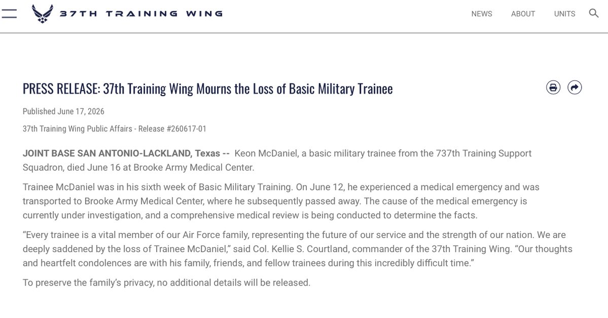 Friendlyish4me's tweet photo. @MilitaryTimes This is such a perfectly timed outbreak. Just in time to renew contracts. Too bad this happens every year even when mandates were in effect, inconvenient. The trainee didnt die from the flu either so you should correct that. Was he vaccinated? I bet you don't know https://t.co/8BMSTot4iJ