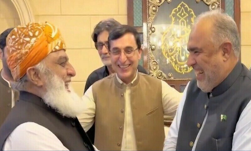 kanwal_shahjee's tweet photo. کارکنوں کی قربانیاں رائیگاں نہ جانے دو۔
@TeamiPians
#خان_کی_قید_پر_خاموشی_توڑو https://t.co/yfYInHYLNH
