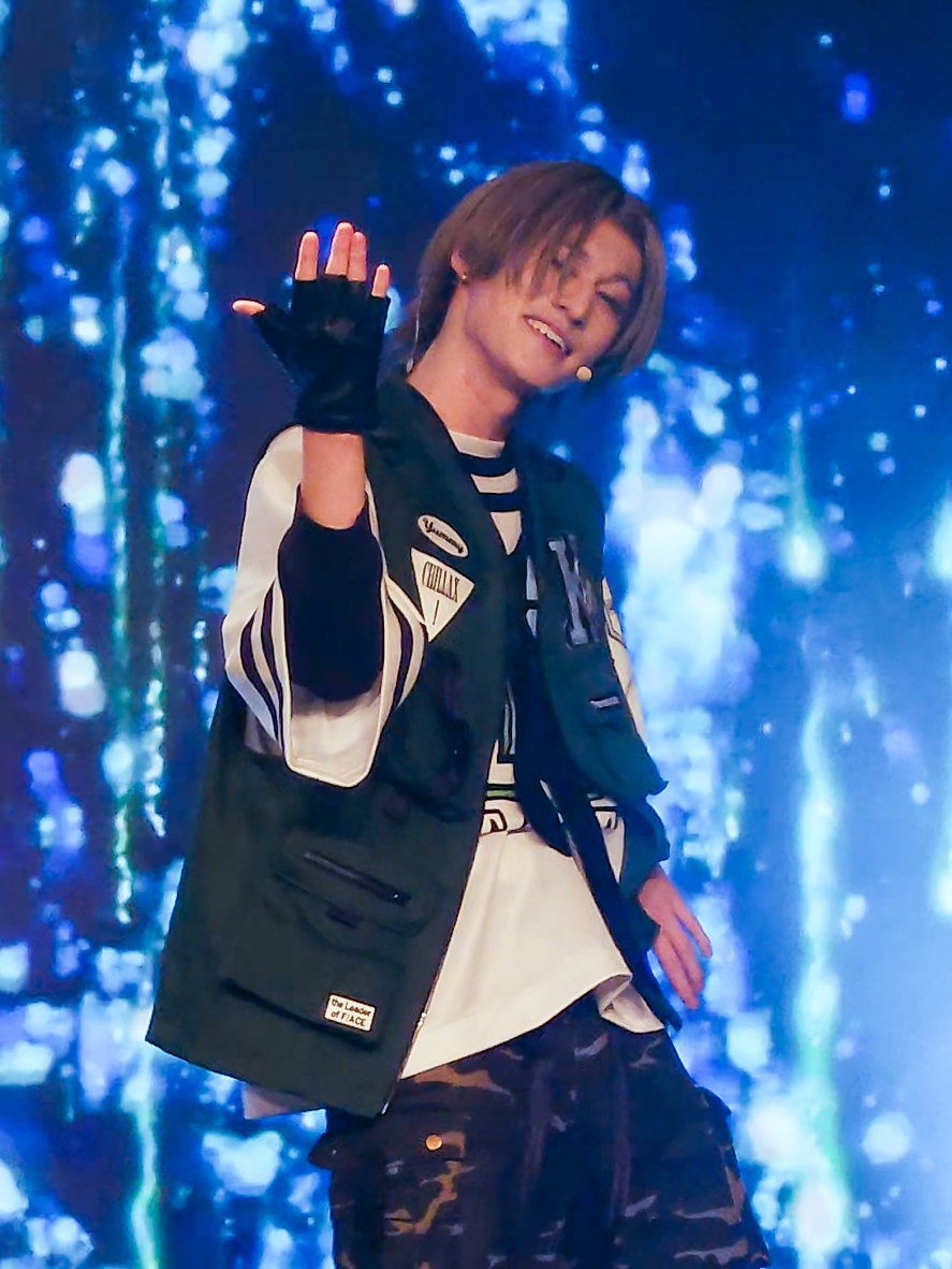 yuuka_t_fal's tweet photo. F/ACE from the stage 
<Hands Up Session>
夜公演🍙💚

橘敬人役/上山航平さん
（@kohei_kamiyama ）

#F2TS 
#多聞ステ https://t.co/kqdZAeuXf7
