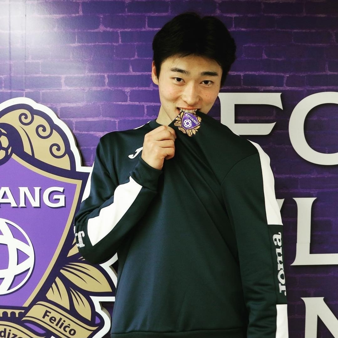 whrbtjdzzang's tweet photo. 축구를 볼 것을... https://t.co/JAMP75J3St