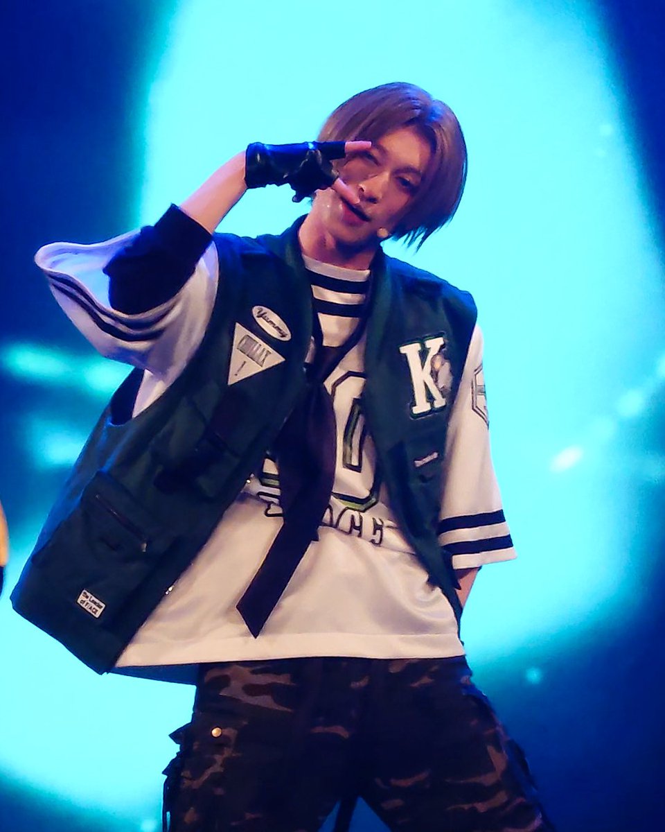 yuuka_t_fal's tweet photo. F/ACE from the stage 
<Hands Up Session>
夜公演🍙💚

橘敬人役/上山航平さん
（@kohei_kamiyama ）

#F2TS 
#多聞ステ https://t.co/9c7E5TbeEe