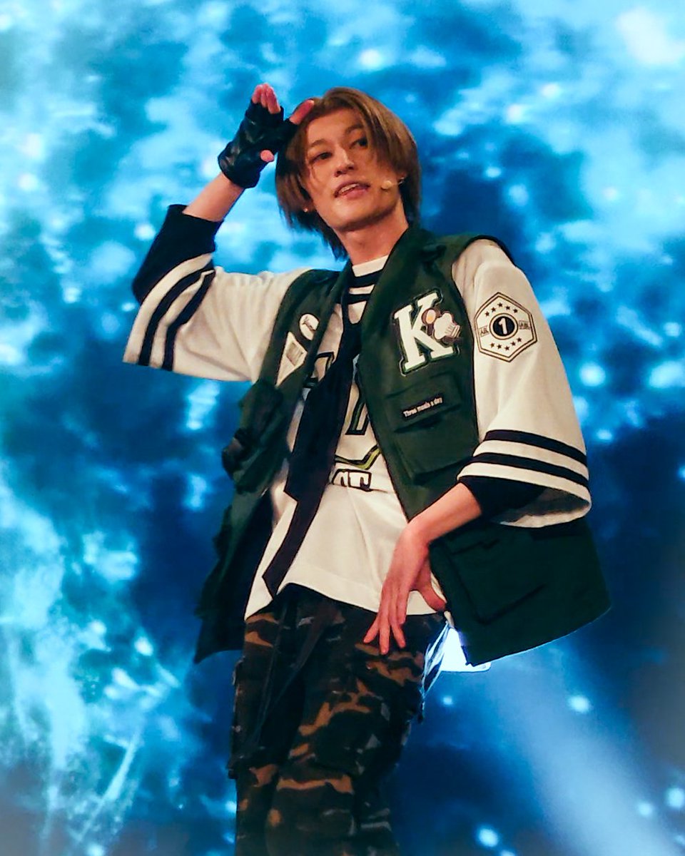 yuuka_t_fal's tweet photo. F/ACE from the stage 
<Hands Up Session>
夜公演🍙💚

橘敬人役/上山航平さん
（@kohei_kamiyama ）

#F2TS 
#多聞ステ https://t.co/9c7E5TbeEe