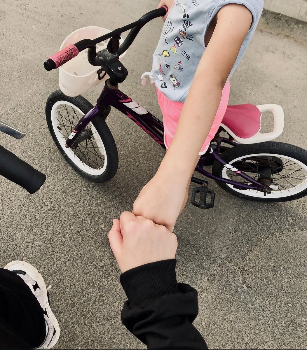 ShahadFrhat4's tweet photo. 2021 vs 2026🥹💗
حبيبة خالتها كبرت ولسا نتشارك الهوايات
“They’ll see the beautiful woman you’ll become, but i will se my little girl” https://t.co/SiZL7CXb57