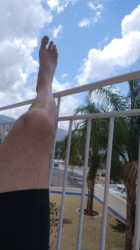 _maxximo's tweet photo. @DeniskaMik Piede in ferie in Sicilia https://t.co/1cVoANAukd