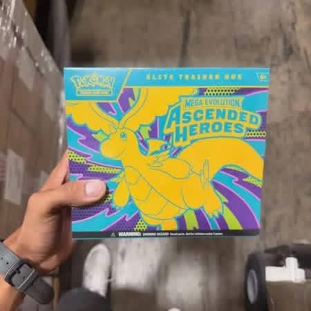 poke_clover's tweet photo. •Ascended Heroes Etb $110
$1000 a case(10x)

🛒:https://t.co/lGrhQGAfB9 

•Ascended Heroes Booster Bundle $70
$650 a case(10x) https://t.co/QGTXyGoaqK