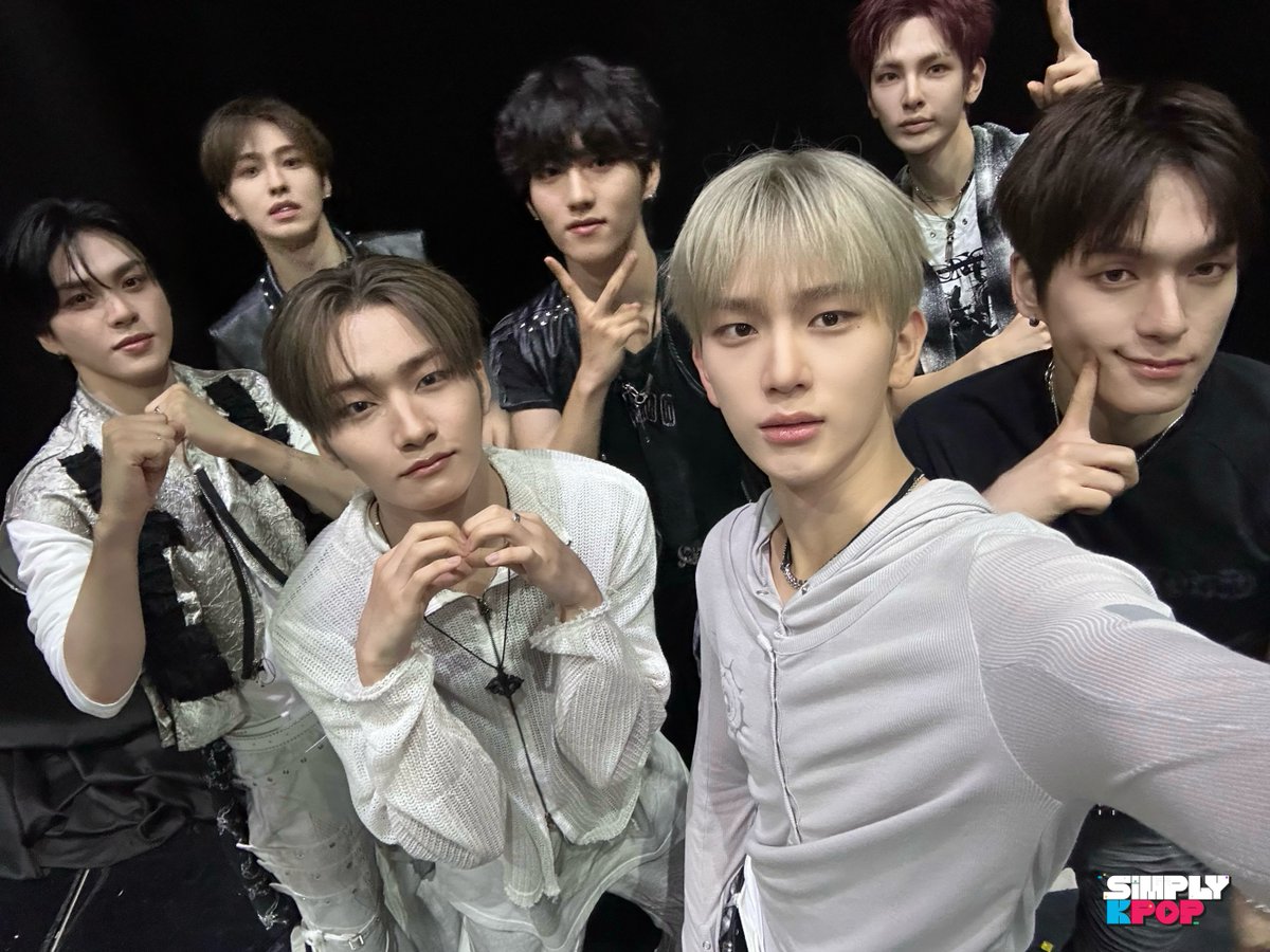 _Simplykpop tweet picture