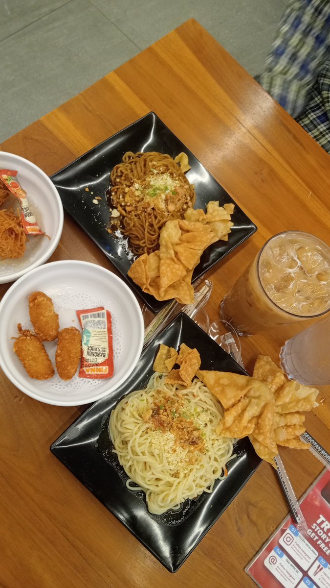 magicdustspark's tweet photo. dinner terakhir sm pacarku soalnya habis ini ldr 3 minggu 🥲 https://t.co/DwQ9rmuxVK
