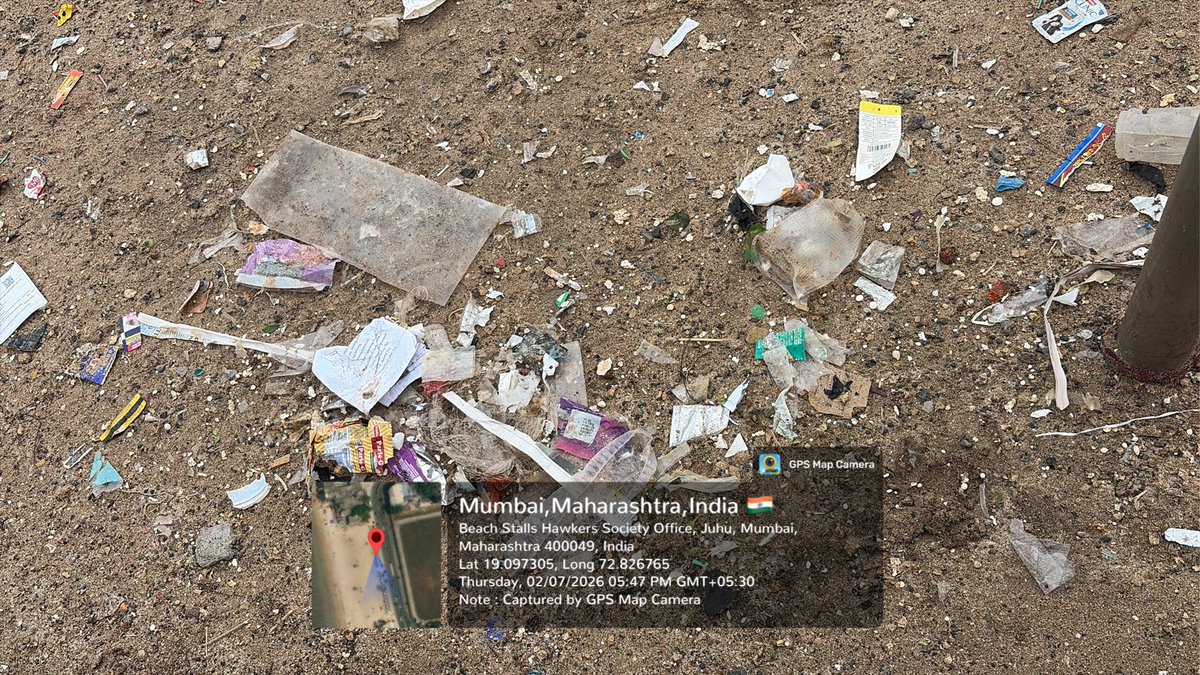 1singhb's tweet photo. @mybmc This is the condition of Juhu beach. Why deploy few people for cleanup when you need 100 of people cleaning this daily. No dustbin road side and all waste along the footpath. @CMOMaharashtra https://t.co/FSkSeKVmpG