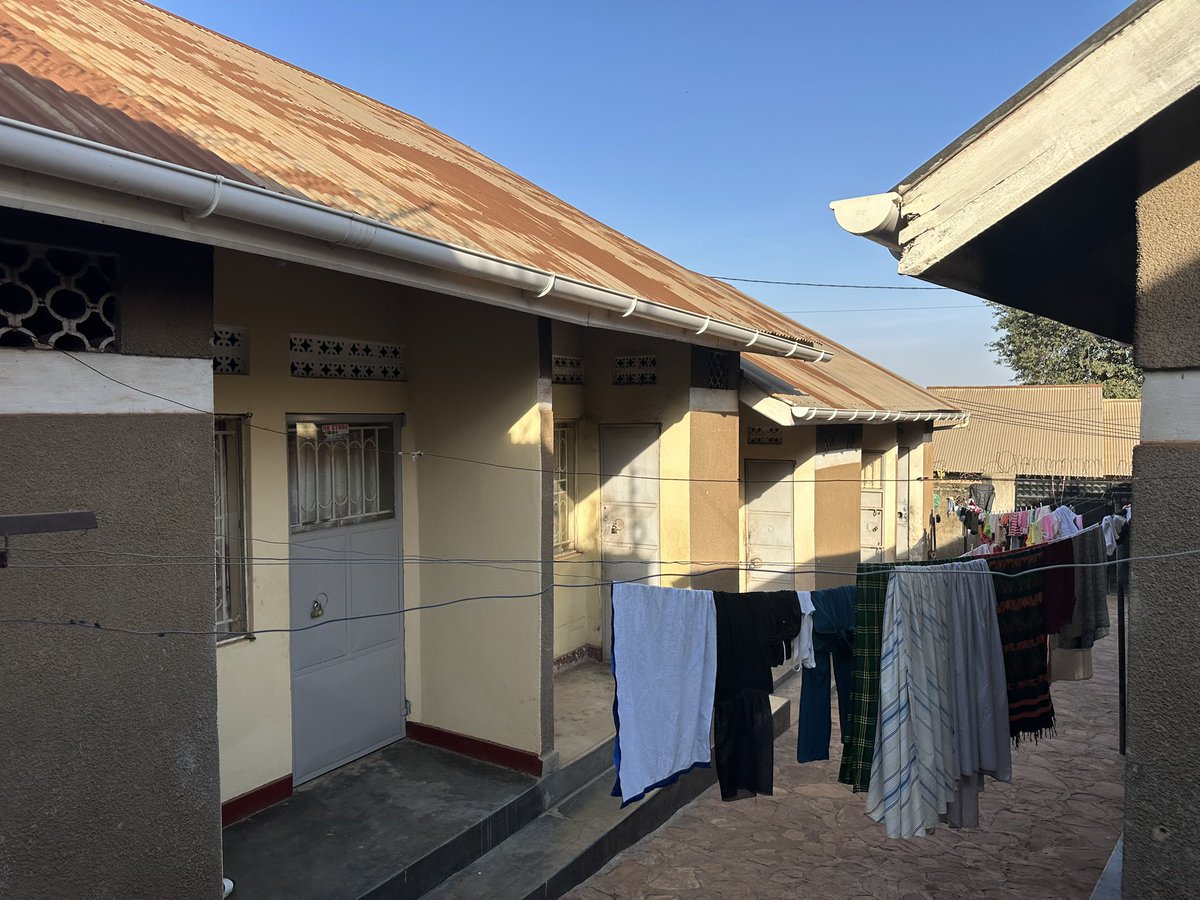 EdrinePatel's tweet photo. @GabrielBuule @KyarisiimaDiana We have 10 rental Units in Kawempe on Quick Sale Making 30 million per year (2.5m per month)
Seated on 77x88ft with a genuine Sales agreement

Reduced from 320m to 270m

If interested kindly contact me
0700759411 https://t.co/1XXsM9vgn5