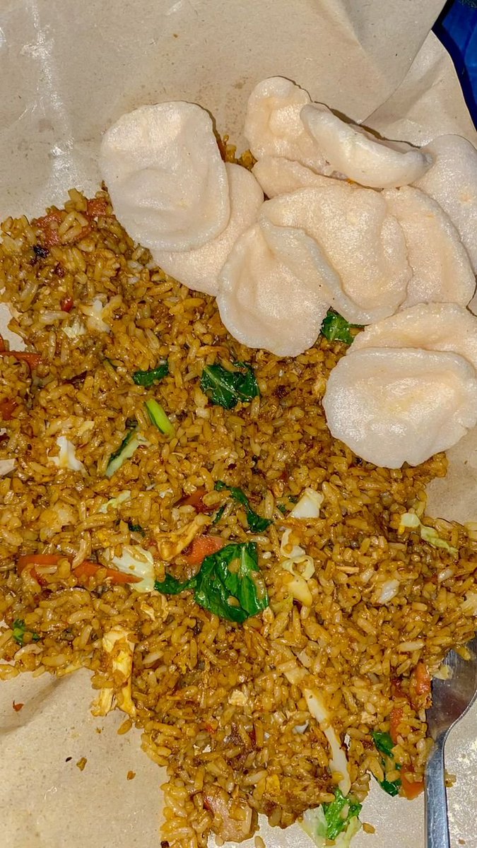 sylovedd's tweet photo. kalian lebih suka makan malem nasi goreng atau ketoprak? https://t.co/9wlaU40bjd