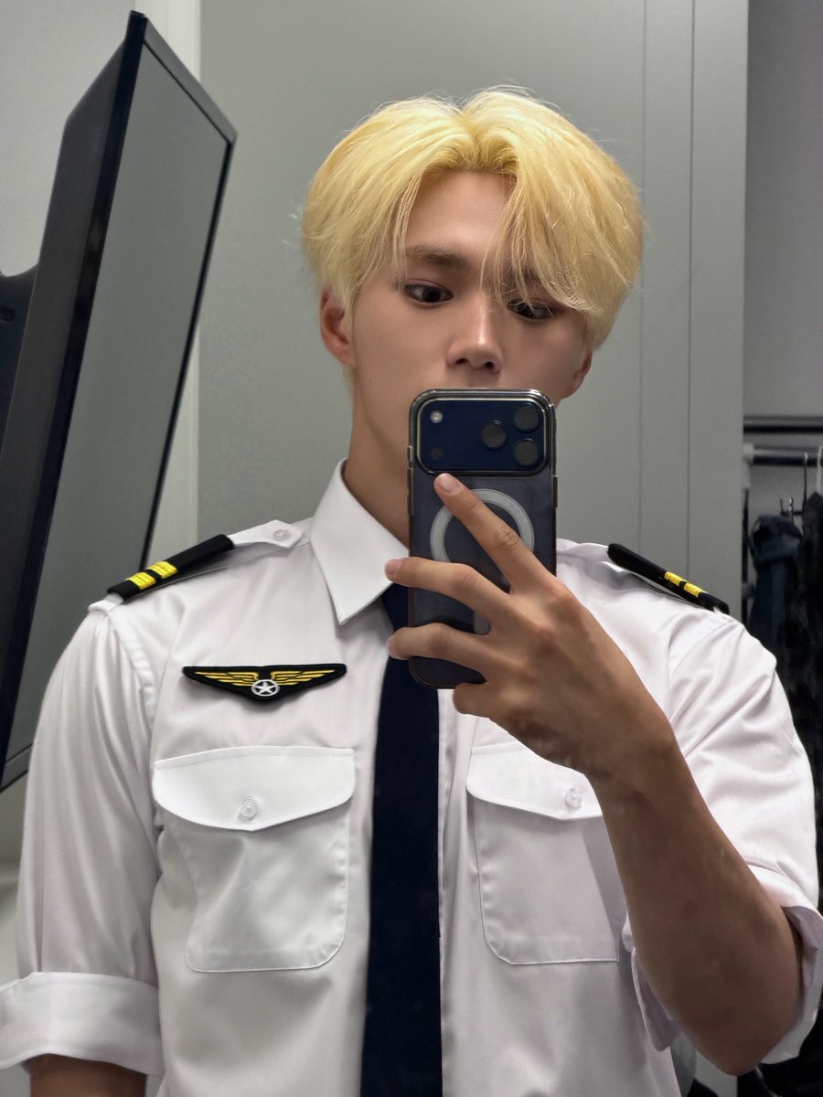 ALD1_official's tweet photo. 업코노 비하인드📸

#ALPHADRIVEONE #ALD1
#알파드라이브원
#JUNSEO #준서 https://t.co/geg71hlwU7