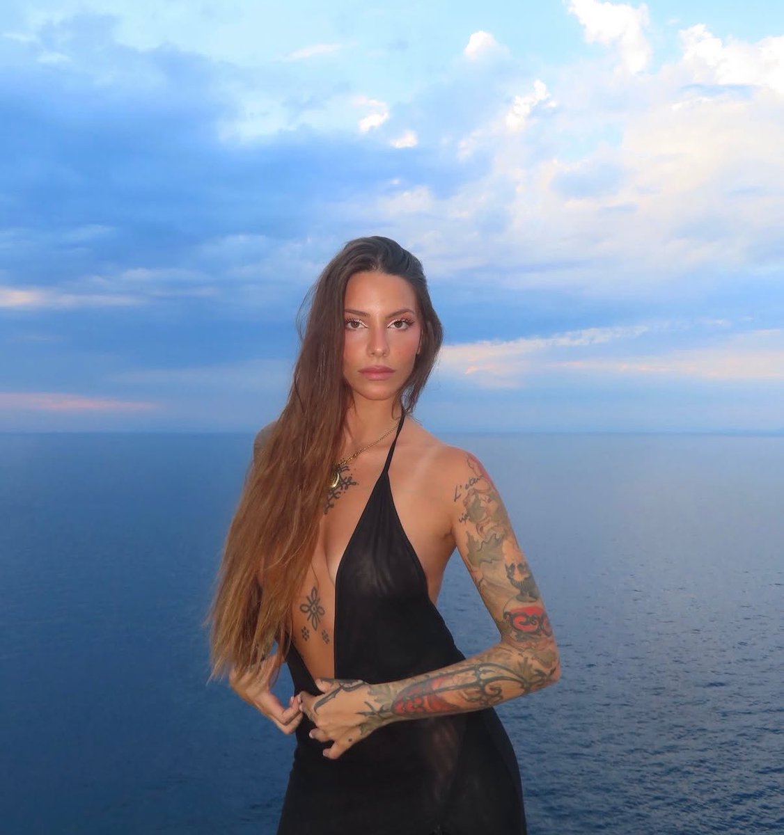 _mmariiachiara_'s tweet photo. SEI LA PIÙ BELLA DEL MONDOOOOO
SEI LA PIÙ BEELLAAAAA https://t.co/M2cb6lwhuA