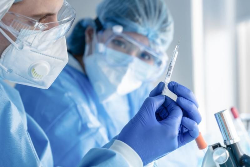 cooperazione_it's tweet photo. 🧬💉 #Cooperazioneitaliana 🇮🇹 supports @CEPIvaccines  to strengthen preparedness for future epidemics through research and the development of new vaccines, international laboratory networks, and enhanced scientific capacities in low- and middle-income countries. https://t.co/tkQ5Dlz4DR
