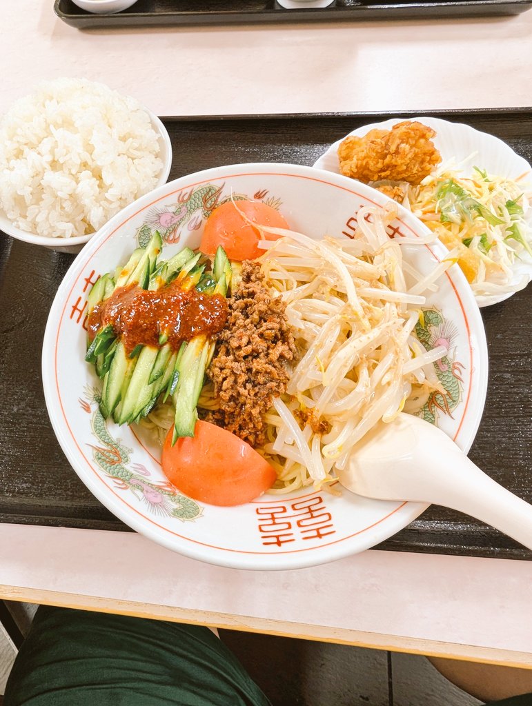 ヨッシー tweet media