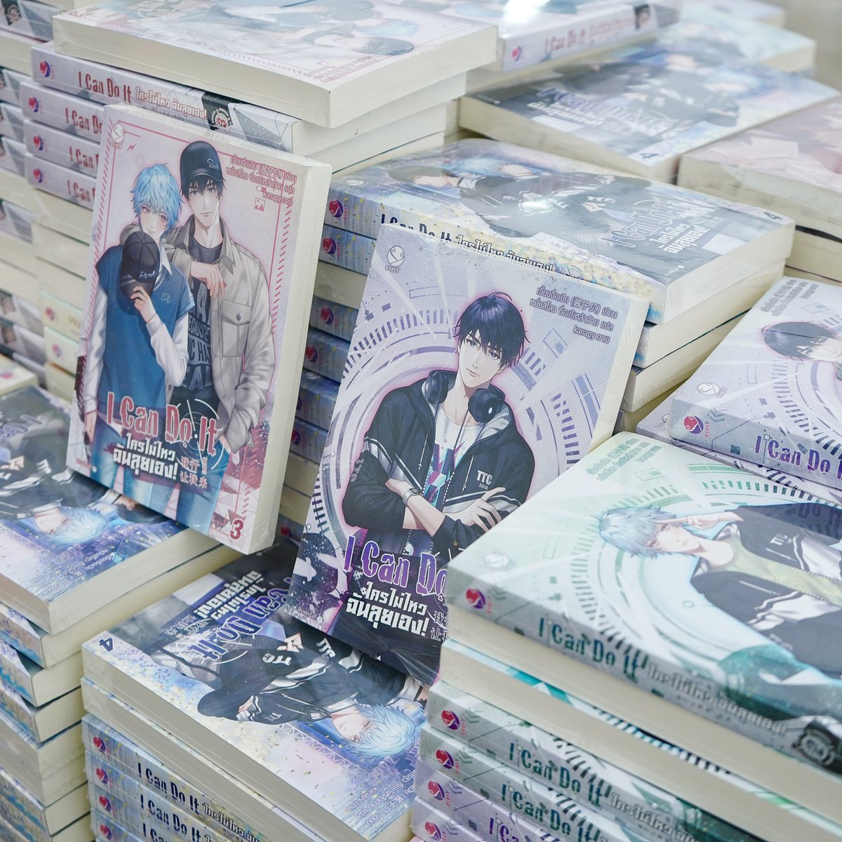 everY_2015's tweet photo. สาววายเตรียมตัวให้พร้อม! วันที่ 3-5 ก.ค. นี้ ถึงเวลาบุก #บุฟเฟ่ต์แจ่มใส พร้อมช้อปนิยายใหม่จาก everY แบบจุกๆ แล้วมาเจอกันที่งาน Mid Year Sale เปิดบ้านแจ่มใส น้าาา 💜
.
📍ดูรายละเอียดงาน Mid Year Sale เปิดบ้านแจ่มใส
คลิกเลย https://t.co/enKmwF4RaC

บุฟเฟ่ต์แจ่มใส
🛍️ ถุงเล็ก Walk in ราคา 249.-
🛍️ ถุงใหญ่ Walk in ราคา 799.-
📍รอบบุฟเฟ่ต์แจ่มใส วันที่ 3 - 5 ก.ค. 69 (วันละ 9 รอบ)

สำหรับนักอ่านที่ช้อปบุฟเฟ่ต์แจ่มใสรับพรีเมี่ยม 1 ตะกร้า
🧺 ช้อปถุงเล็ก รับพรีเมี่ยม ตะกร้าเล็ก
🧺 ช้อปถุงใหญ่ รับพรีเมี่ยม ตะกร้าใหญ่
และเติมความจุใจให้สุดขีด จ่ายเพิ่ม 29.- โกยเพิ่มได้อีก 1 ตะกร้าใหญ่

__________

สายช้อปออนไลน์ รอช้อปพร้อมกันได้ที่เว็บ https://t.co/pcQ5JV6vfs มาดูขั้นตอนได้เลย

ขั้นตอนการช้อป
1. เข้าไปที่เว็บ https://t.co/pcQ5JV6vfs แล้วกดที่ Banner บุฟเฟ่ต์แจ่มใส หรือกดเข้าไปที่ลิงก์นี้ https://t.co/16HOtJco1S 
2. เลือกหนังสือจากรายการที่กำหนด
📚6 เล่มราคา 249 บาท
📚20 เล่มราคา 799 บาท
*จะต้องกดให้ครบตามจำนวนเล่มที่กำหนด หากไม่ครบระบบจะคิดเงินตามราคาปกติ

📍เริ่มกดช้อปบุฟเฟ่ต์แจ่มใสออนไลน์ได้ใน
วันที่ 3 ก.ค. 69 เวลา 9.00 น.
ถึงวันที่ 5 ก.ค. 69 เวลา 23.59 น.

เงื่อนไขโปรโมชั่น
1. โปรโมชั่นในงาน Mid Year Sale เปิดบ้านแจ่มใส ที่ https://t.co/pcQ5JV6vfs ตั้งแต่วันที่ 3 - 5 ก.ค. 69
2. หนังสือสภาพอาจจะไม่สมบูรณ์ 100% อาจมีรอยยับ รอยเปื้อน หรือรอยขีดข่วน
3. โปรโมชั่นบุฟเฟ่ต์ไม่สามารถแลกรับพรีเมี่ยมได้
4. ขอสงวนสิทธิ์ในการเปลี่ยนคืน ยกเว้นชํารุดจากการผลิตเท่านั้น
5. สินค้ามีจำนวนจำกัด เงื่อนไขเป็นไปตามที่บริษัทฯ กำหนด

#JamsaiMidYearSale #เปิดบ้านแจ่มใส