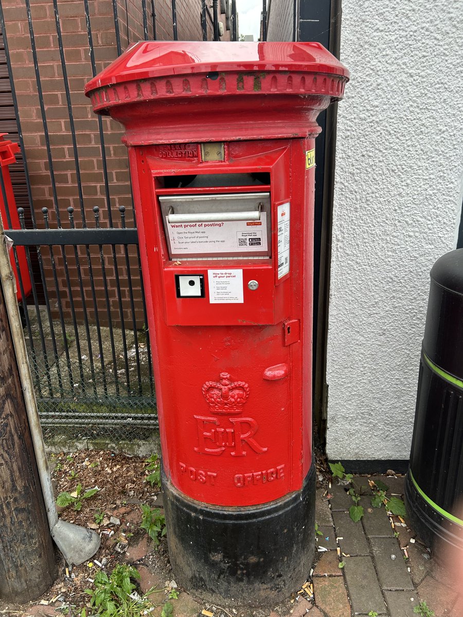philangles's tweet photo. Converted box in Middlewich town centre https://t.co/GzjaFhBhbf