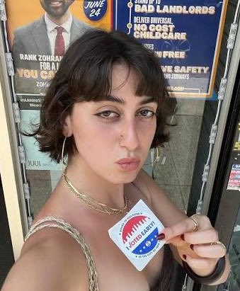 david_sivella's tweet photo. What are they both hiding from you? 

Both @ZohranKMamdani and his Chief Counsel, Ramzi Kassen, hid their personal relationships from the public. 

For 8 months, Zohran hid that he had a wife named Rama Duwaji (and thus hid her anti-Semitic/pro-Hamas posts) during most of his DSA primary for @NYCMayor. 

And Ramzi hid his significant other, @DarializaforNY (and thus prevented her from being associated with an al-Qaeda lawyer) during her entire DSA primary for Congress.

Mamdani and Kassen are foreign-born and have a foreign agenda, and both hid relevant information from NYC voters. 

Imagine what they hide from the public at City Hall.