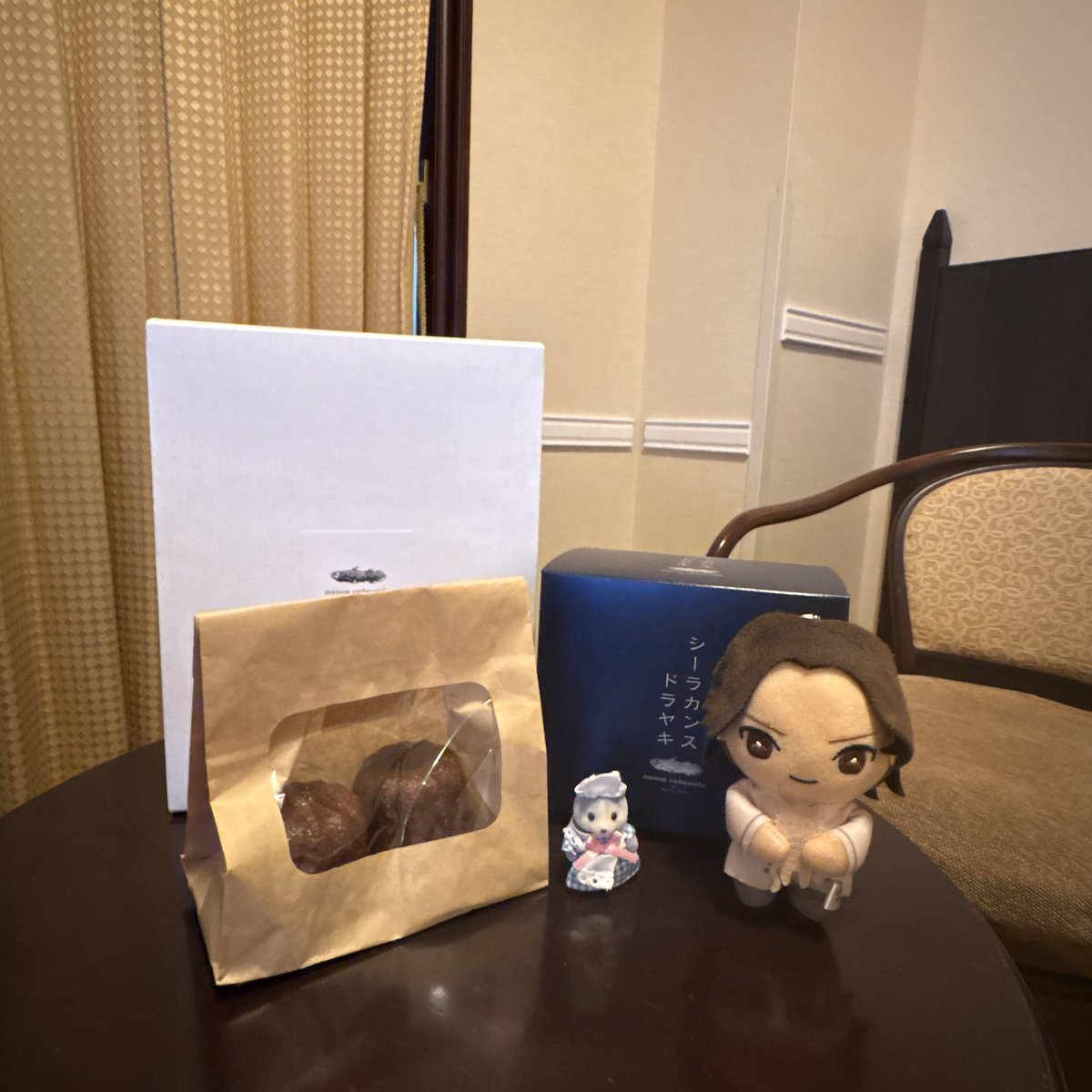 ruu23's tweet photo. 治一郎のクレープも、はらこ飯も、シーラカンスの卵も、牛タンも美味しかったなぁー https://t.co/fcnX60U4w7