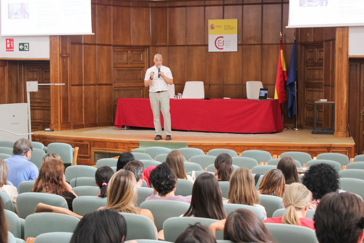 cejmjusticia's tweet photo. 📌La 4⃣8⃣ª Promoción #LAJ (P.Interna) ha recibido hoy una charla sobre #VioGén,  el Sistema de Seguimiento Integral en casos de Violencia de Género, del @interiorgob.

La formación, ha sido impartida por Juan José López Ossorio, Jefe de Área de Análisis #VioGén y Criminalidad. 👇 https://t.co/jYIn8dtclg