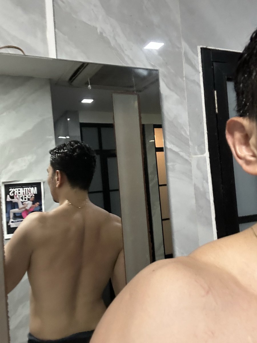 billie_prank's tweet photo. Gym results lately. https://t.co/WKBpbrQMfY