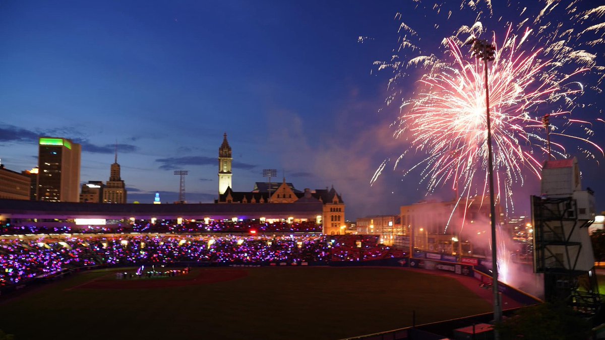 ChrissyCasilio's tweet photo. Philanthropist Russ Salvatore had agreed to pay for downtown Buffalo fireworks…

@MayorSeanRyan said … "An appropriate site could not be identified"… 

🫠 https://t.co/IlWtpfw5ND