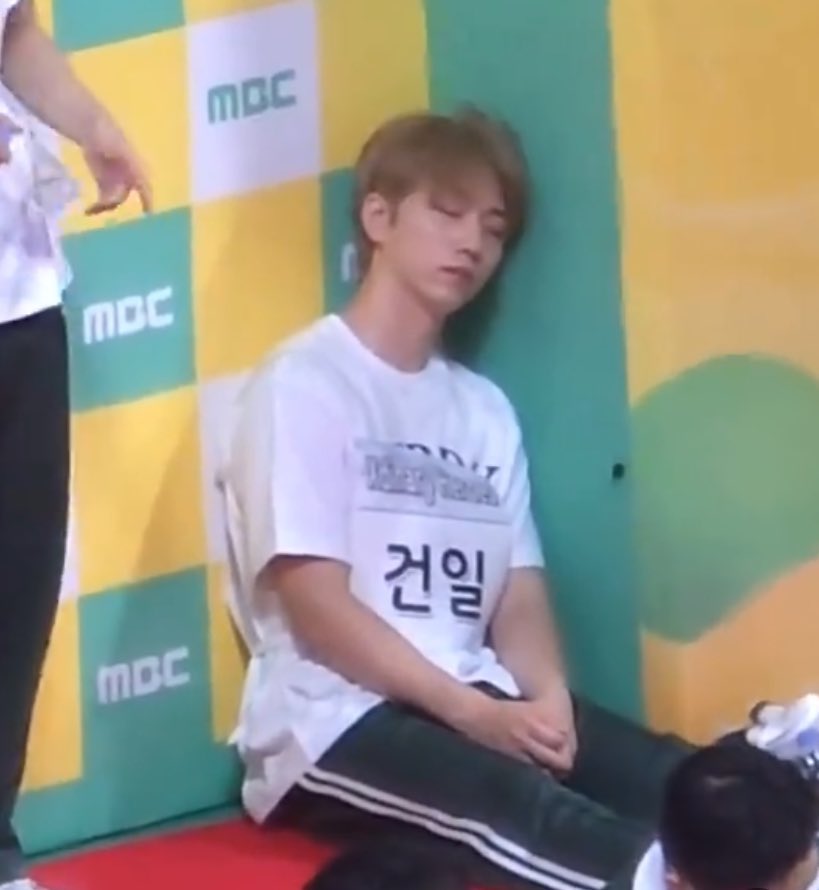 앙므 tweet media
