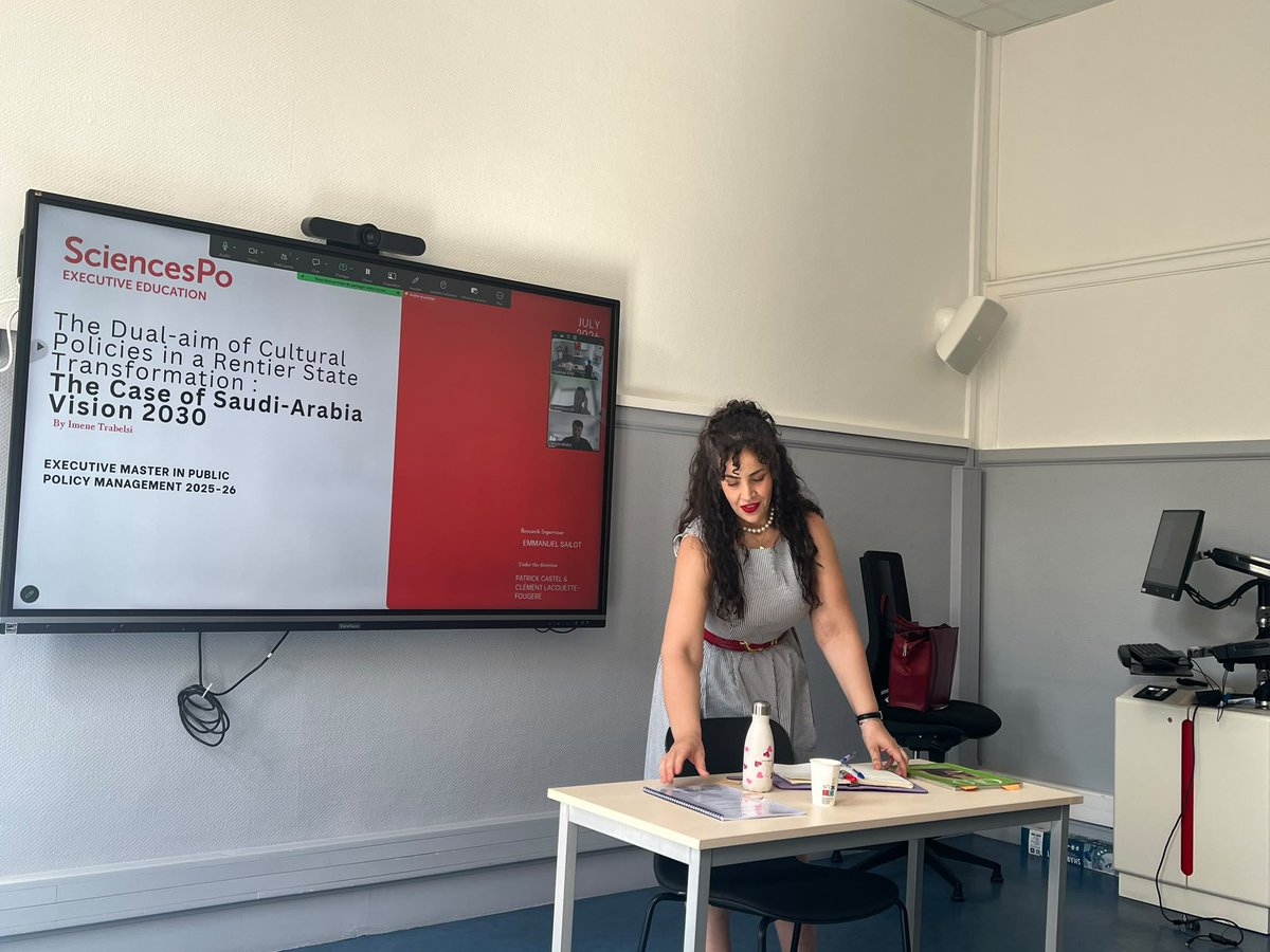 ImeneTrabelsi1's tweet photo. 🎓 Thrilled to announce the successful defense of my Master’s thesis!
My research dives into how #Saudi is leveraging cultural #soft_power as a core driver of its layered, national transformation. 🇸🇦🌍
الحَمدُ للَّهِ الَّذِي بِنعمَتِهِ تَتِمُّ الصَّالِحَات
#KSAVision2030 https://t.co/OpCMYkaRJX