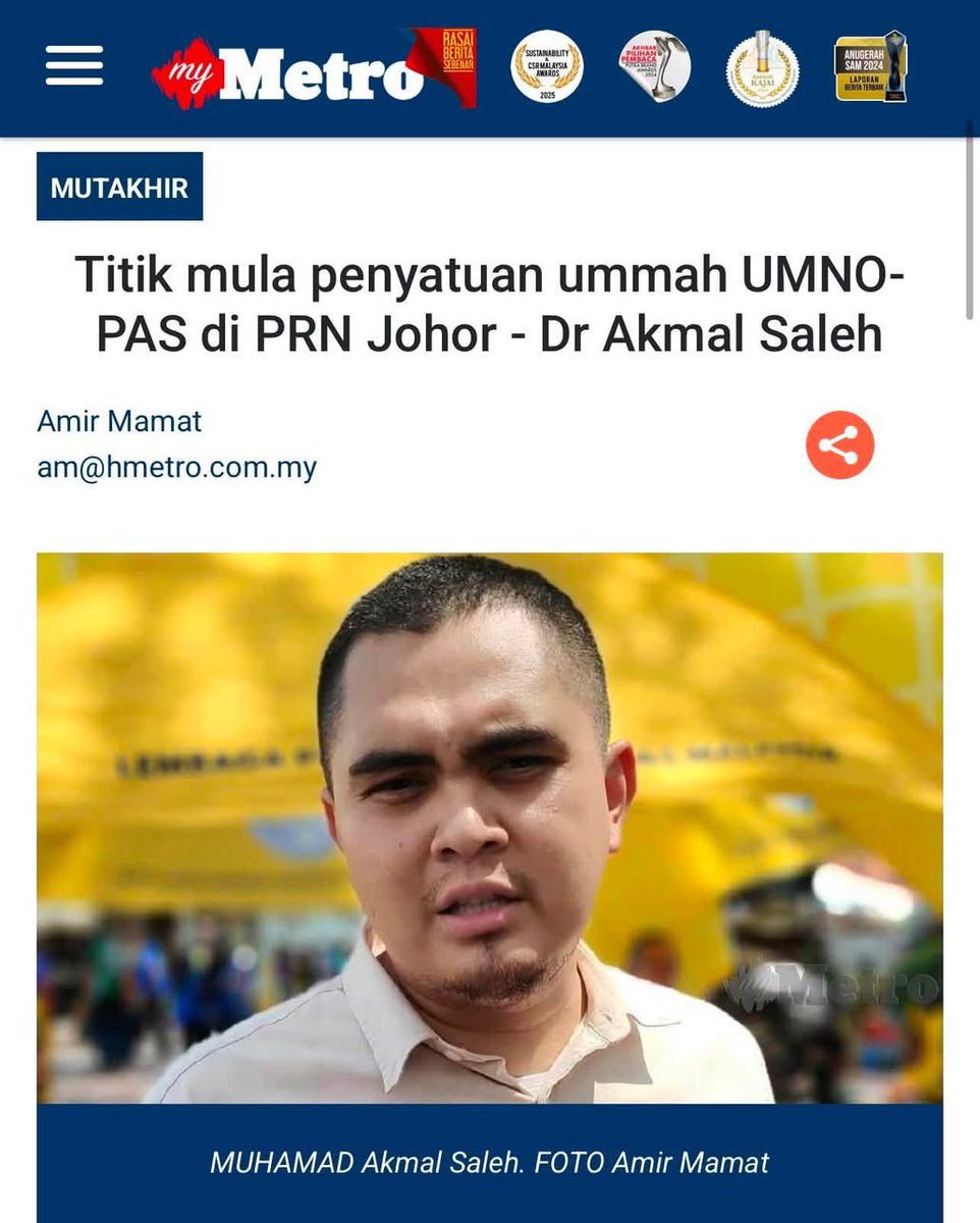 liyana_marzuki's tweet photo. CANCEL OUT

Kita pun boleh baca penyatuan ummah yang kuat dilaungkan bukan untuk orang Melayu biasa. Ia untuk elit politik mencari kuasa. 

Jelas, terang dan nyata. Bila Pemuda UMNO melaung Muafakat Nasional. Bukan untuk menyatukan semua parti Melayu. 

Ia pinangan kepada parti dalam lain gabungan. Untuk khianat parti Melayu lagi satu. 

Mangsa terbaru tikam menikam politik Melayu adalah BERSATU. 

Makanya laungan “muafakat” itu selective. 

Aku untuk aku. Kamu untuk kamu. 

Kita banya perlu bersatu, kalau ia langkah mencapai kuasa multak. 

Namun dalam sejarah, setiap kali PAS menyatu dengan parti lain, mereka CANCEL OUT parti satu lagi. 

Kerana kolam undi mereka bukan pengundi Cina DAP. Kolam mereka adalah sesama sendiri. 

70 tahun selepas ditubuhkan. PAS menjadi parti paling tinggi kerusi di Parlimen. Despite prestasi pentadbiran teruk di negeri sendiri. 

Terengganu, Kedah, Perlis dulu kubu kuat UMNO. Jatuh satu persatu kepada PAS. 

Kerana UMNO menggunakan corak politik bangsawan. 
Dan PAS gunakan politik agamawan. 

Dalam sejarah kita saksikan, modal politik agama ini sukar ditumpaskan. 

Bacaan ramai pemerhati politik, dalam 10 tahun PAS akan makin kuat, UMNO akan makin melemah. 

Dan Malaysia akhirnya akan mendapat Kepimpinan melalui Ulamak. 

Tepuk dada tanya selera. Adakah ini yang diperlukan oleh Malaysia? 

Bila Bukan Melayu Islam ialah 42% dari Rakyat Malaysia. 

Salam hormat,
Liyana Marzuki