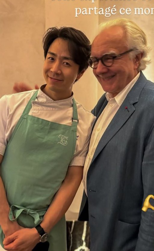 SJWchefarchive's tweet photo. 저분 누군지 궁금해서 찾아봤는데
3개의 레스토랑을 운영하면서 3개다 미슐랭 3스타를 받은 최초의 셰프님이래 ... 엄청난 분이시네 진짜 ㅁㅊ https://t.co/3l1sSu81B7