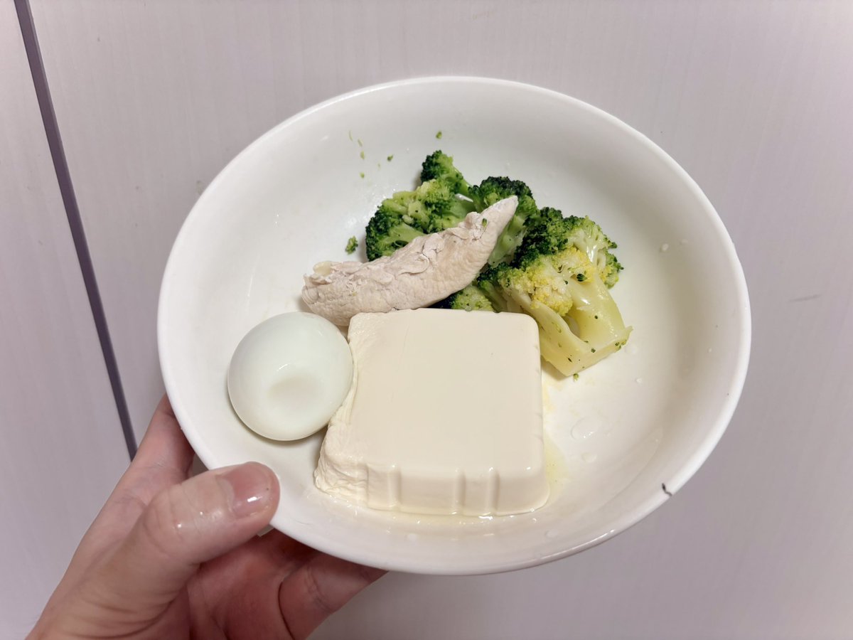 wing1027's tweet photo. 最近の平日の飯ずっとこれ
#ゆりゃ飯 https://t.co/jAjSszKha9