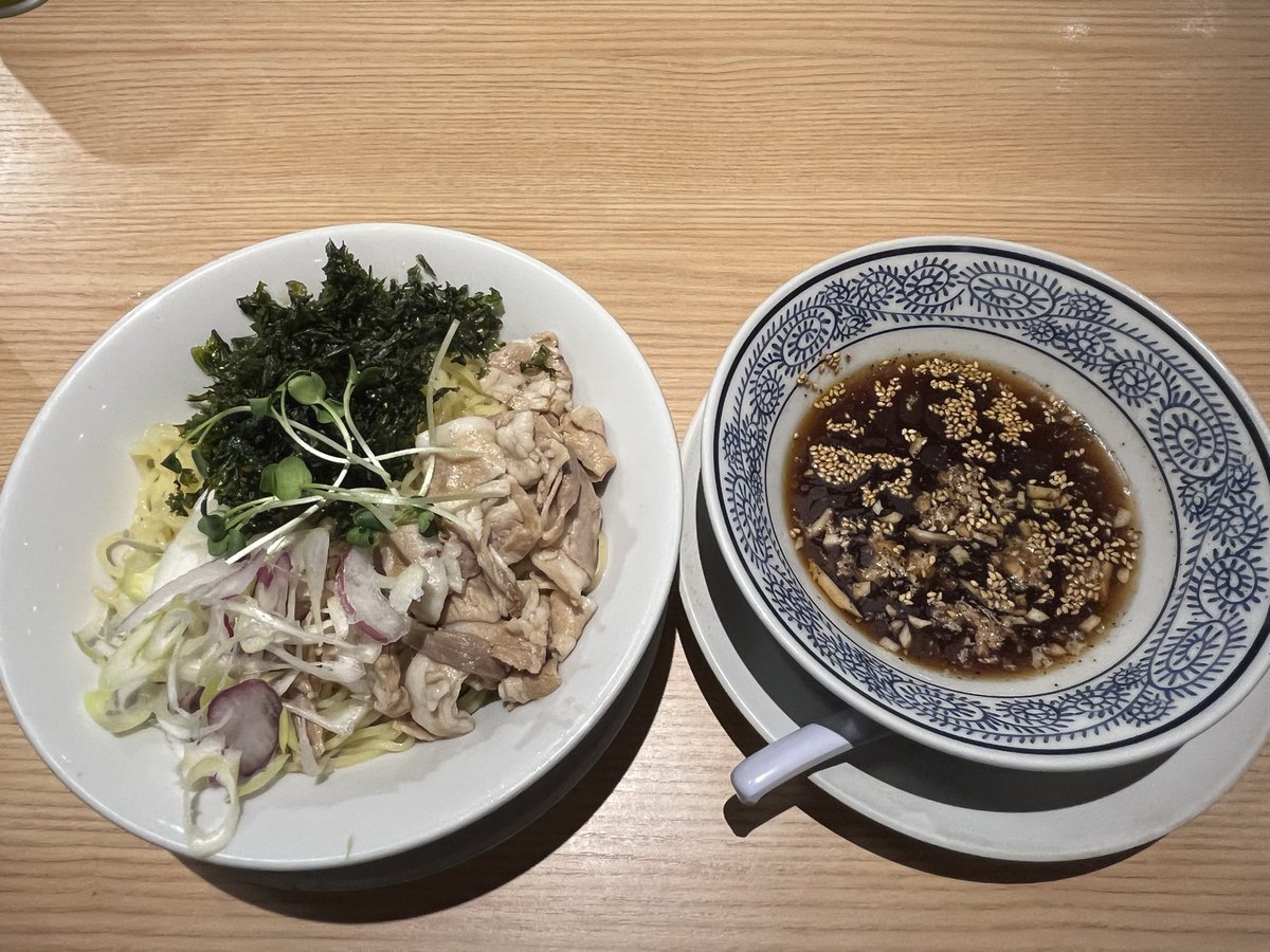 katsu_rb3's tweet photo. 丸源で和風肉つけ麺🍜
麺、多っ💦
お腹いっぱい😋 https://t.co/32TW7Z3LEZ
