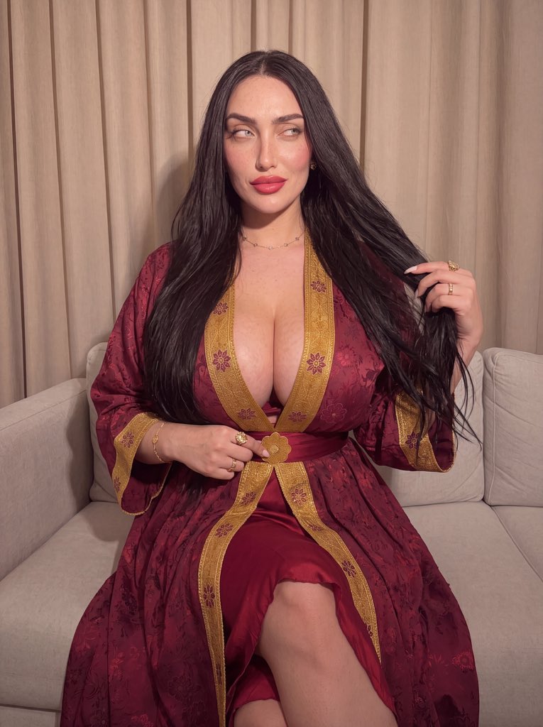 SarahAlbarchax's tweet photo. “you don’t look moroccan” yes sure. https://t.co/DLmVrVdphD