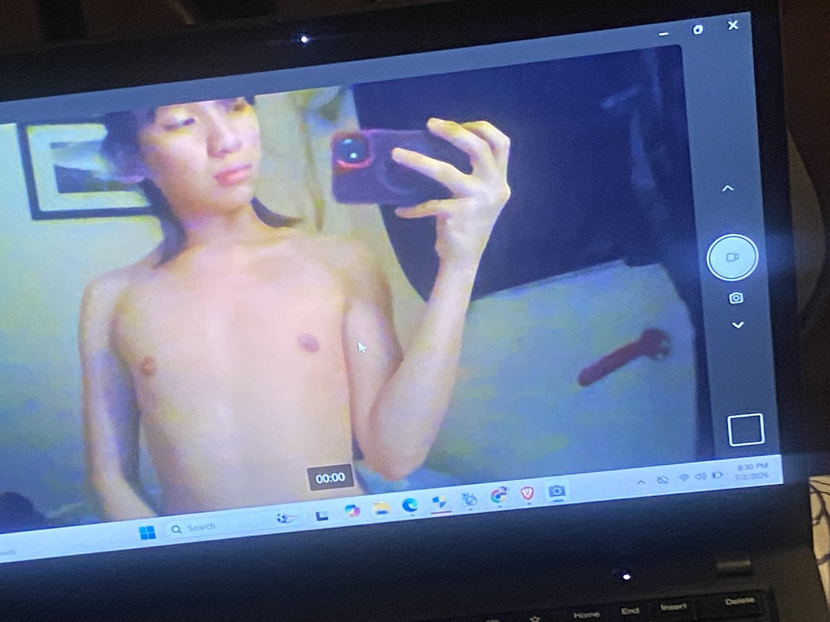 shyboitwt's tweet photo. hi ill cty i wanna have sum friends here https://t.co/1NgxxW8ibJ