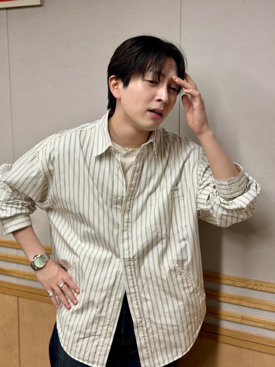 reco_thursday's tweet photo. ／
このあと22:00から
#吉田仁人 の #レコメン！
＼

今日のメールテーマは…
『あの時、私、どうかしてました！』🙃💭
https://t.co/8S0aSiVwfH 

📩 reco@joqr.net https://t.co/2T9GhusGbv
