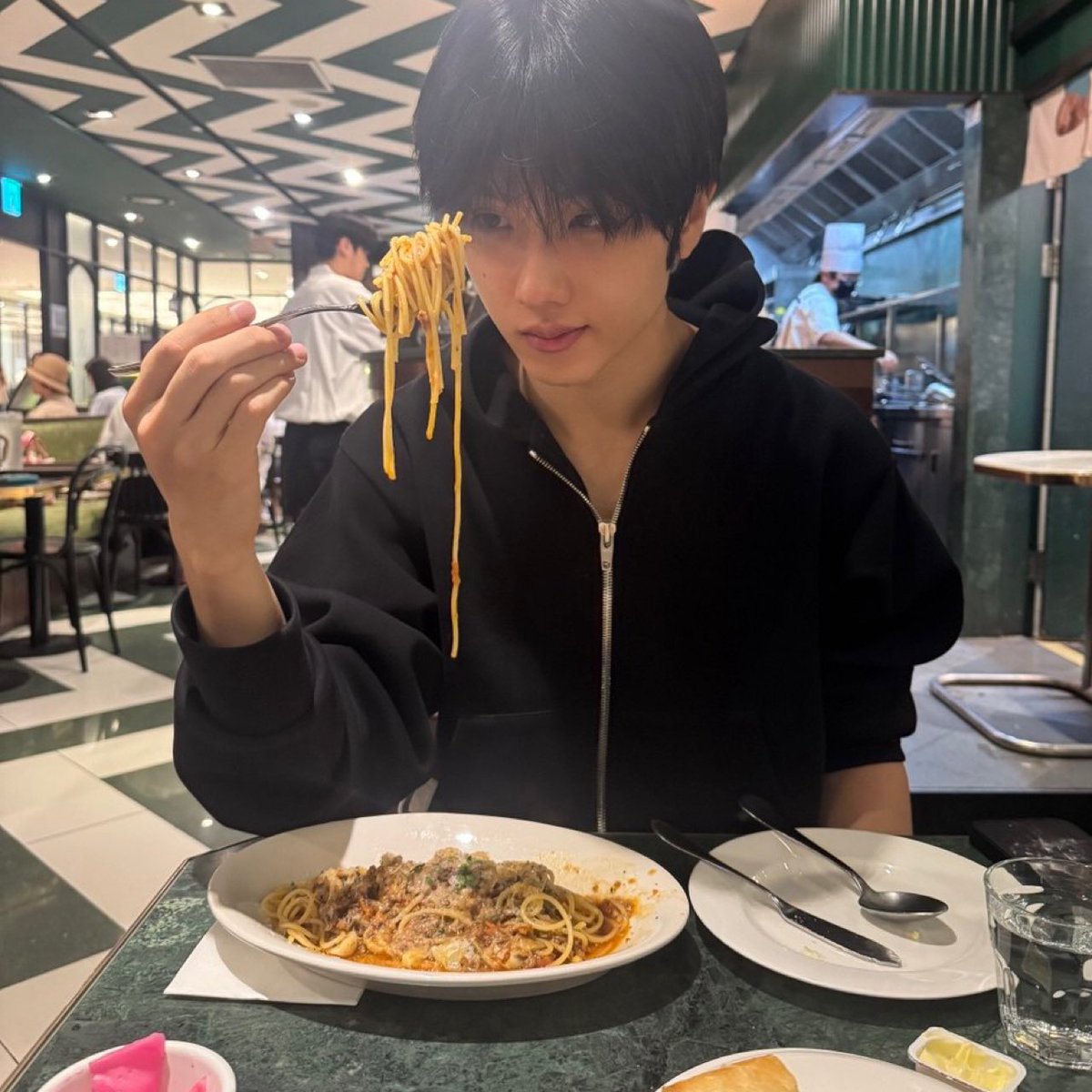 Pickxha's tweet photo. 이런 사진 찍어준 어머니 감사합니다 https://t.co/zPZSKGjzMJ