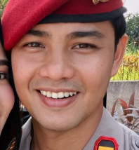 youhavekillme's tweet photo. @nurulrhmaa pak, tolong bulu hidung nya di potong lah...
risih saya lihat nya.
mana cuma sehelai kluar nya.
wkwkwk... https://t.co/9Zs22uFsbj