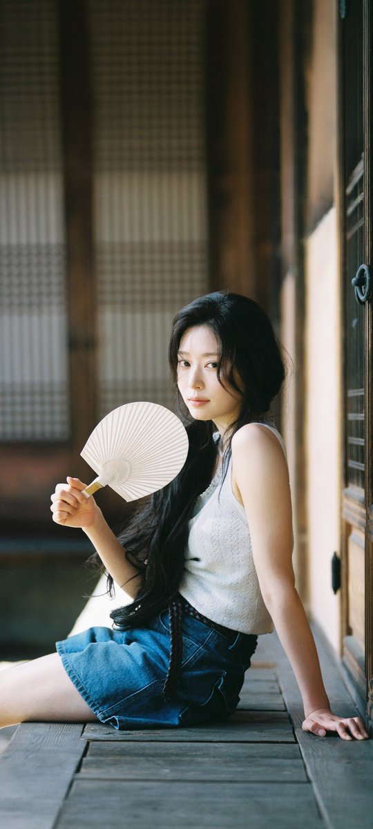 AKAone_'s tweet photo. #김민주 #민주 #KimMinju #Minju #배경화면 #Wallpaper #LockScreen
Minju 260702 berriz Wallpaper https://t.co/Zt4KbNWRrj