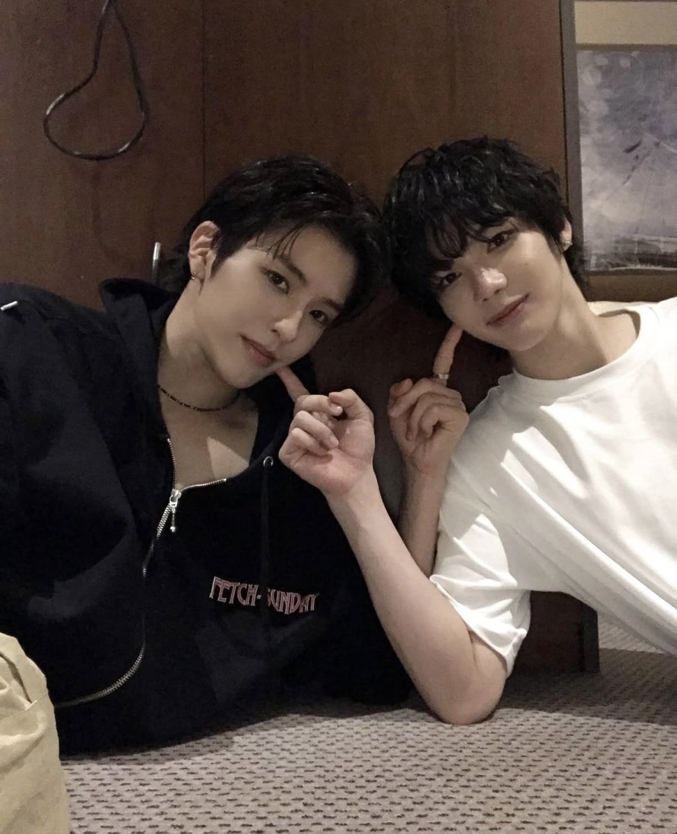 uxunhm's tweet photo. 송하민..🖤🤍 https://t.co/mn66e2KVIS