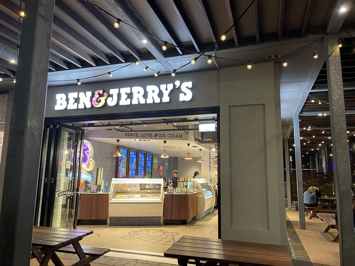 Lil_Astro22's tweet photo. Storefront Ben n Jerry’s hit diff https://t.co/hnoGB71TB2