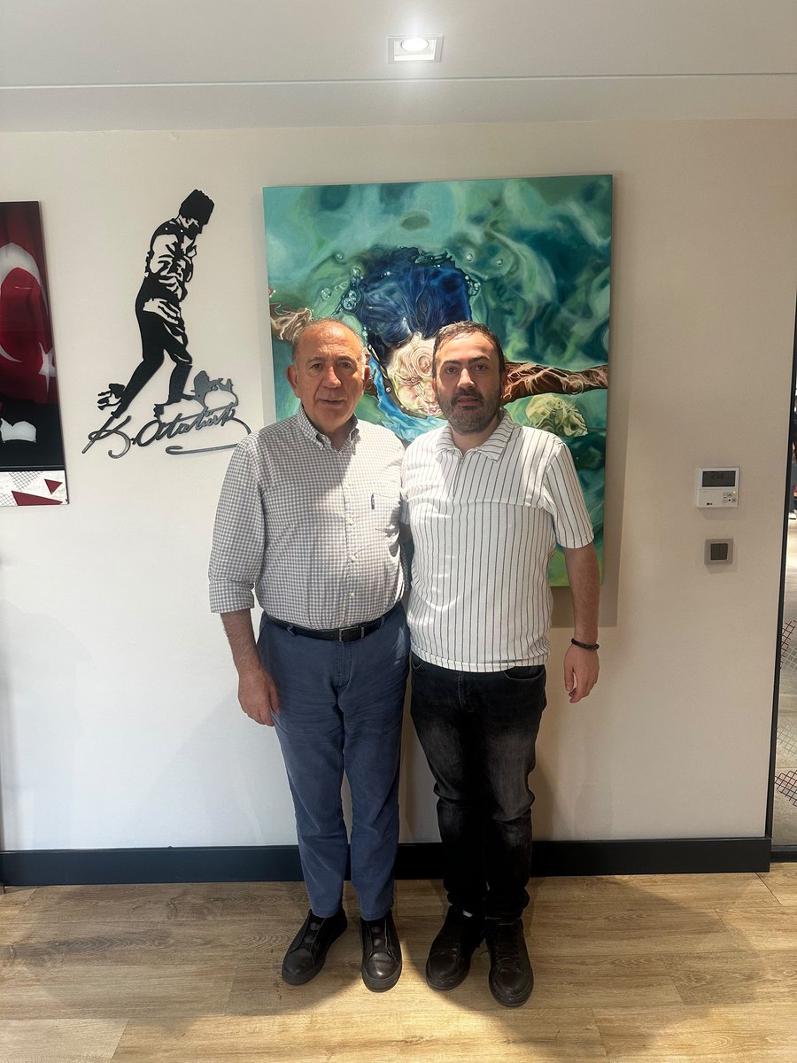 Mhalukcavusoglu's tweet photo. Değerli başkanımız Gürsel tekin'i makamında ziyaret ettik. Önümüzdeki günlerde kader mahkumları ile alakalı yapacağımız basın açıklaması noktasında bizlere destek vereceğini ifade etti. Misafirperverliğinden dolayı değerli başkanımıza teşekkür ediyorum. @gurseltekin34 https://t.co/Z5pK6jFWeF