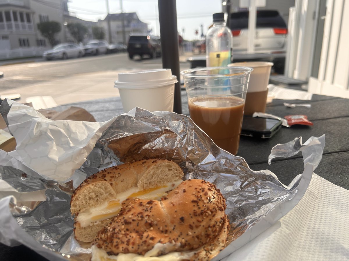 Janet123ABC's tweet photo. Breakfast on our bike ride!☕️🚴‍♀️ https://t.co/IRnd4FbuN5