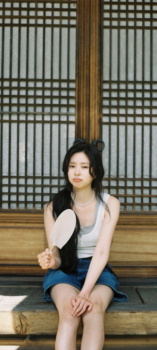 AKAone_'s tweet photo. #김민주 #민주 #KimMinju #Minju #배경화면 #Wallpaper #LockScreen
Minju 260702 berriz Wallpaper https://t.co/Zt4KbNWRrj