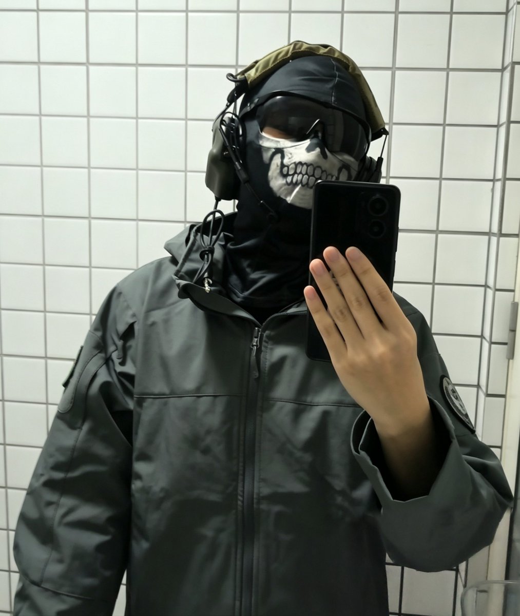 YeTuShaYou2008's tweet photo. 关于 #Simonriley 的 #cosplay 新外套 #fitting 。
(SFW ver.) https://t.co/wr86hvNnaw
