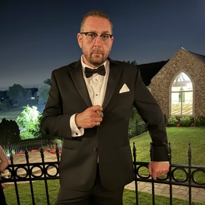 tonyatthetable's tweet photo. #NewProfilePic https://t.co/fAzSKfulUi